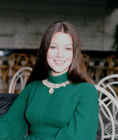 Lynne Frederick, Feminine Icons, Katherine Howard, Anne Boleyn, Costume Drama, English Actresses, British Actresses, Film Producer, Girl Next Door