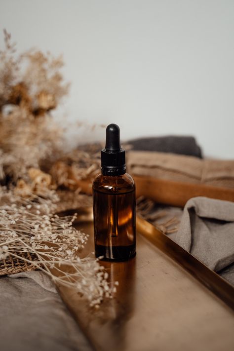 Deep Focus, Green Cosmetics, Candles Photography, Brown Bottles, Bath And Body Products, Homemade Bath Products, Bath And Body Care, Best Essential Oils, Natural Face