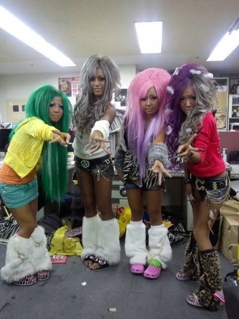 Gyaru Subcultures, Gyaru Tsuyome, Gyaru Shoes, Ganguro Gyaru, Kuro Gyaru, Gyaru Aesthetic, Gyaru Makeup, Hime Gyaru, Pin Up Outfits