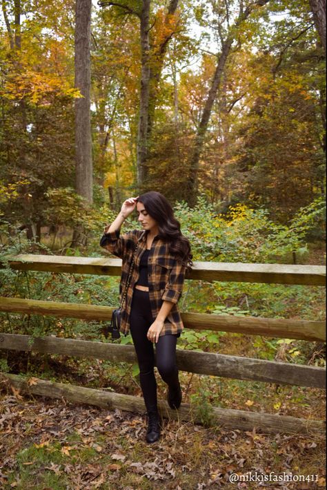 Womens Combat Boots Outfit, Leggings And Flannel Outfit, Edgy Winter Outfits, Dress With Combat Boots, Seattle Grunge, Combat Boot Outfit, Doc Martens Outfit, Grow Flowers, Boots Outfit Ankle