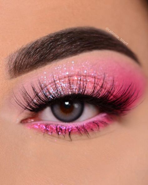 Carnaval Make-up, Eye Makeup Glitter, Iconic Makeup, Pink Eyeshadow Look, Sparkly Eyeshadow, Under Eye Makeup, Drag Make-up, Colorful Tops, Cute Eye Makeup