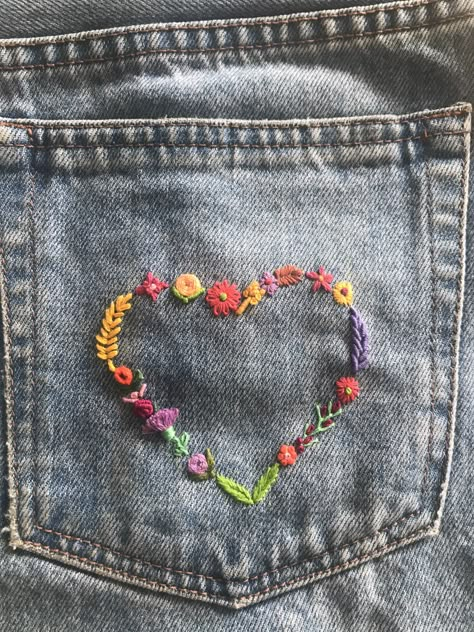 Lily Evans Aesthetic, Evans Aesthetic, Aesthetic Marauders, Embroidery Jeans Diy, Clothes Embroidery Diy, Clothes Embroidery, Denim Embroidery, Embroidery Diy, Lily Evans