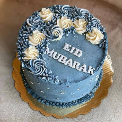 Eid Mubarak Bento Cake, Eid Mubarak Cake Design, Eid Mubarak Cake Ideas, Eid Cake Design, Eid Cake Ideas, Ramadan Mubarak Cake, Eid Preparation, Eid Cakes, Ramadan Cake