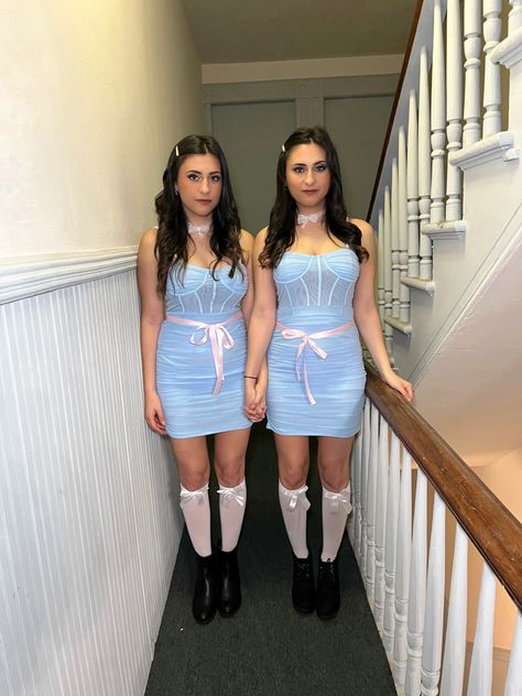 Halloween 2023 the shining twins Shinning Twins Halloween Costumes, The Shinning Twins Halloween Costume, Shinning Twins Costume Diy, The Shining Halloween Costume, Grady Twins Costume, Twin Costume Ideas, Shining Costume, Shining Twins Costume, The Shining Twins