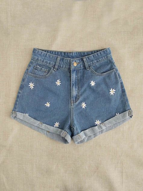 White Spaghetti Strap Crop Top, Shorts Embroidery, Jean Diy, Women Denim Shorts, Daisy Embroidery, Painted Clothes Diy, Embroidery Denim, Clothes Embroidery Diy, Denim Embroidery