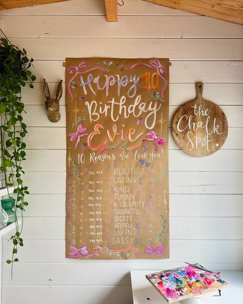 Happy Birthday Diy Posterboard, Brown Paper Sign Party Ideas, Brown Paper Banner Birthday, What To Do For Birthday, Diy Birthday Banner Ideas, Diy Happy Birthday Sign, College Birthday Party Ideas, Birthday Signs Diy Poster, Birthday Banner Painted