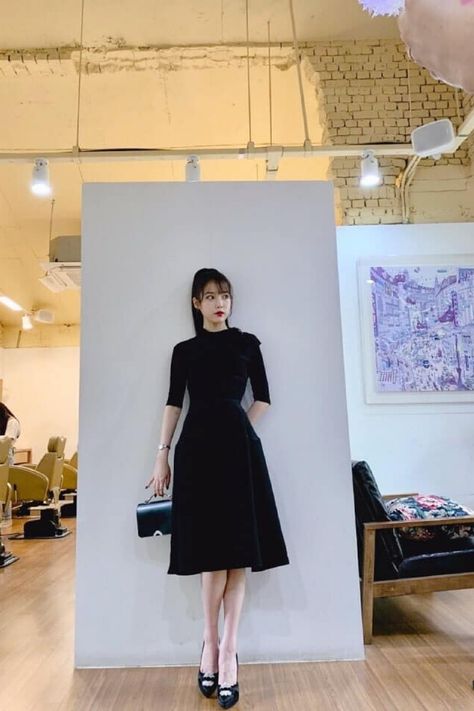 Actress IU in episode 12 of TvN's drama 'Hotel Del Luna' Iu Dress, Luna Fashion, Moon Tree, Drama Funny, Iu Fashion, Korean Celebrities, Mode Vintage, Fashion Photoshoot, Kpop Fashion