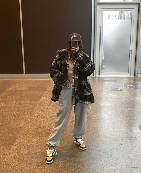 Travis Scott Dunk Low Outfit, Travis Scott Sb Dunks Outfit, Sb Dunks Outfit, Sb Dunk Low Outfit Women, Sb Dunk Low Outfit, Nike Sb Dunk Low Travis Scott, Dunk Low Outfit Women, Nike Travis Scott, Dunk Outfit