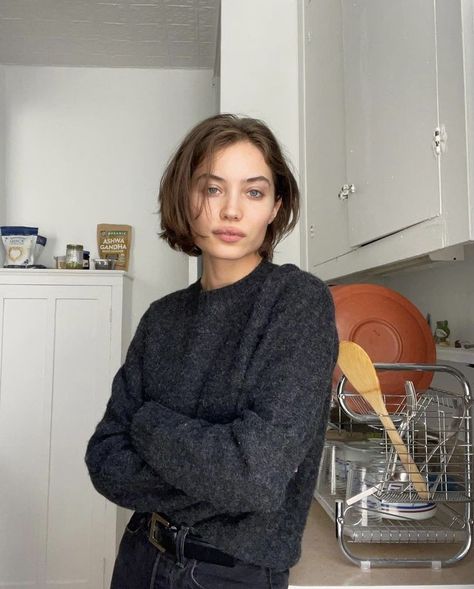 Italian Bob, Really Short Hair, Vlasové Trendy, Hair Inspiration Short, Smink Inspiration, Shot Hair Styles, 짧은 머리, Short Hair Haircuts, Bob Haircut