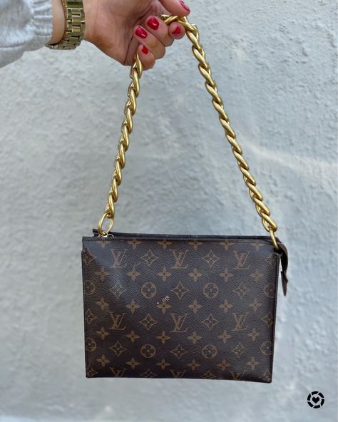 How to turn you louis vuitton pouch 26 into a shoulder bag for less than $50! http://liketk.it/3jeYH #liketkit @liketoknow.it #LTKunder50 #LTKstyletip #LTKitbag Lui Viton, Louis Vuitton Pouch, Elegant Bags, How To Turn, Pocket Book, Lv Bag, New Bag, Luxury Handbags, Louis Vuitton Monogram