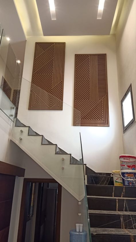 Stair Side Wall Decor, Staircase Side Wall Design, Stairs Side Wall Design, Stairs Wall Design Modern, Staircase Wall Design Modern, Stair Wall Design, Stairs Wall Design, Staircase Wall Design, Staircase Interior