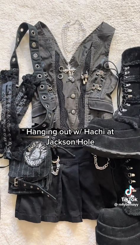 Jacket Hanging Off Shoulders, Punk Grunge Outfits, Nana Osaki, Jackson Hole, Balenciaga City Bag, Cute Fits, Dream Clothes, Grunge Outfits, Hanging Out