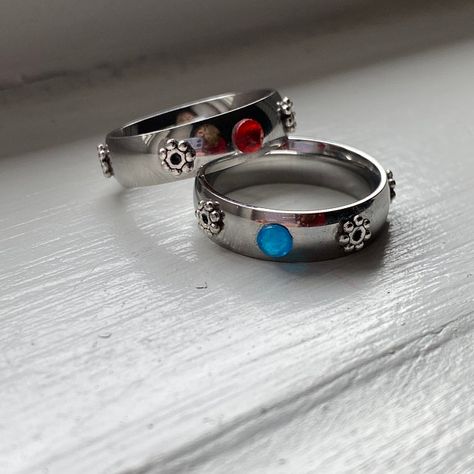 Anime Howls Moving Castle, Howls Moving Castle Ring, Anime Wishlist, Sophie And Howl, Howl Cosplay, Styled Clothes, Castle Ring, Howl Pendragon, Cosplay Couple