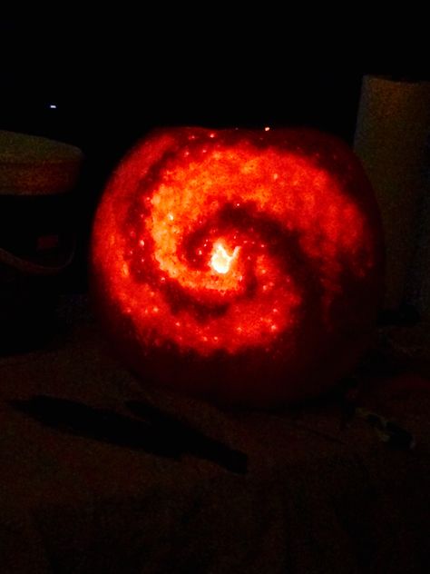 Galaxy Pumpkin, Scary Pumpkin Carving, Pumpkin Decorations, Creepy Decor, Pumpkin Carvings, Scary Pumpkin, Monster Mash, Halloween Town, Halloween Decoration