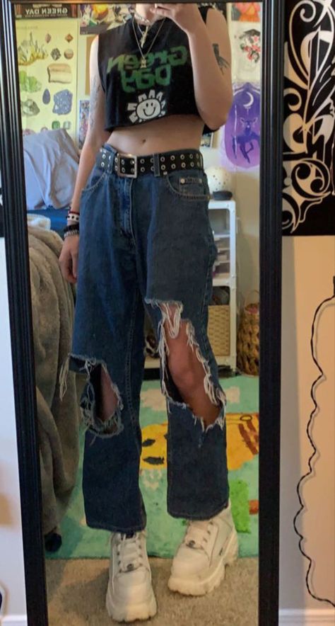 Color Grunge Outfits, Alternative Fashion 80s, Midwest Grunge Outfit, Enby Style Summer, Indie Rock Clothes, How To Style Mens Jeans On Women, Andro Summer Outfits, Grunge Rock Aesthetic Outfits, Southern Alternative Fashion