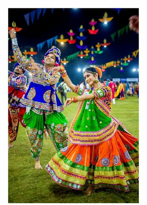 Colors Of Gujarat (India) 😘🌼 Celebrateing Navratri Festival 🇮🇳 Navratri Garba Photo, Best Love Photos, Indian Classical Dancer, Garba Dance, Navratri Garba, Navratri Dress, Navratri Festival, Happy Navratri Images, Amazing Wedding Photography