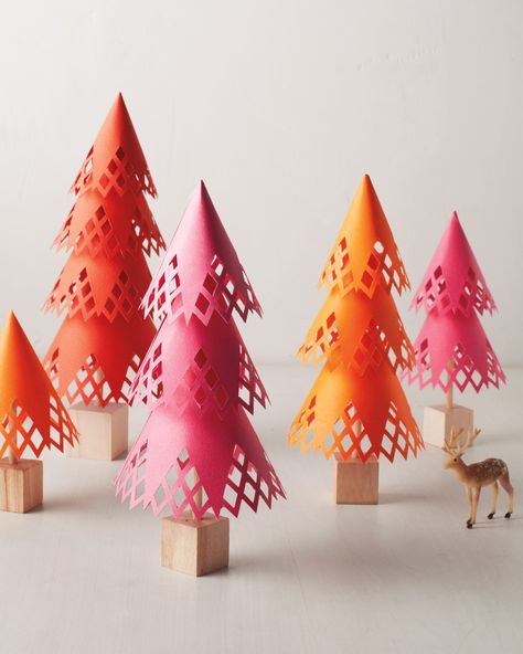 Paper Christmas Trees, Paper Trees, Martha Stewart Crafts, Alternative Christmas Tree, Unique Christmas Trees, Craft Punches, Paper Christmas Tree, Paper Tree, Easy Christmas Crafts