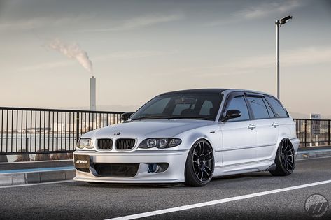 ZEBRA-BMW-E46-3series-wagon-07 E46 Wagon, Work Wheels, Low Cars, E46 Touring, Bmw 318, Bmw Touring, Car Builds, Gmc Vans, Rolls Royce Motor Cars