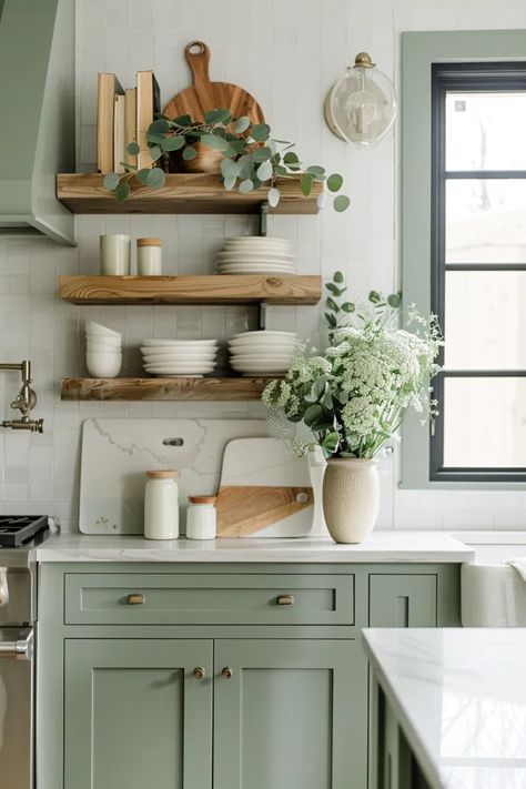 50+ Serene Kitchens with Sage Green Cabinets Sage Green Cabinets, Light Green Kitchen, Sage Kitchen, Green Backsplash, Sage Green Kitchen, Verde Vintage, Green Kitchen Cabinets, House Deco, Painting Kitchen