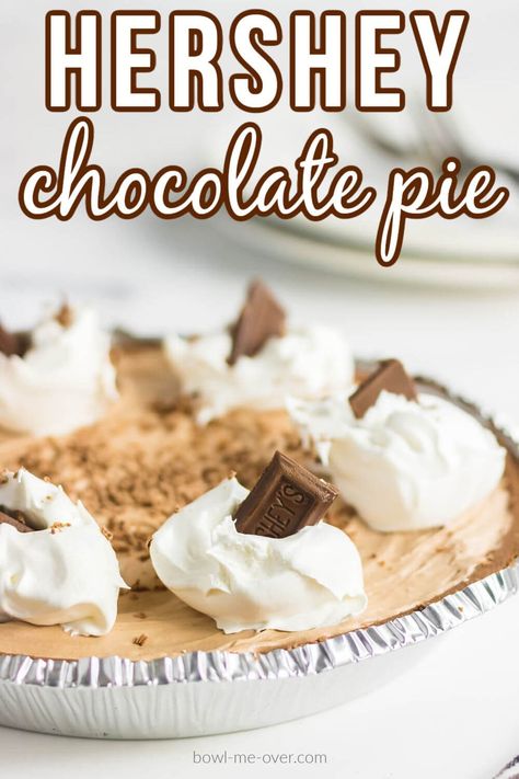 Hershey Chocolate Pie Recipe - this 3 ingredient no bake pie recipe couldn't be any easier! It's like a rich chocolate mousse, but it takes just minutes to make. A chocolate lovers dream come true! 2 Ingredient Chocolate Pie, Chocolate Pie For One, Hersheys Chocolate Pie, Hershey Pie Recipe, Hershey Chocolate Pie, Hershey Pie, Rich Chocolate Mousse, Hershey Recipes, No Bake Pie