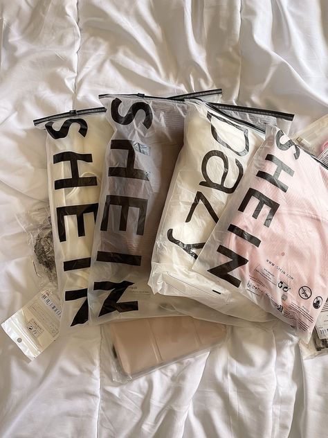 SHEIN haul 🎀🩷 Shein Packaging Aesthetic, Shein Package, November Dump, Shein Shopping, Rick And Morty Image, Shopping Pictures, Shein Haul, Collage Outfits, Shein Outfits