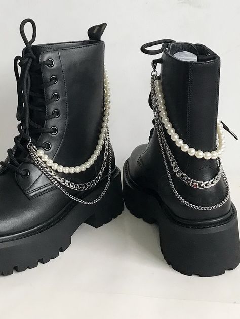 Silver  Collar  Iron Plain Shoe Decoration Embellished   Women Shoes Boot Chains, Shoe Decorations, Beaded Shoes, Shoe Decoration, Chain Decor, Bead Charms Diy, Handmade Jewelry Tutorials, Decorated Shoes, Diy Shoes