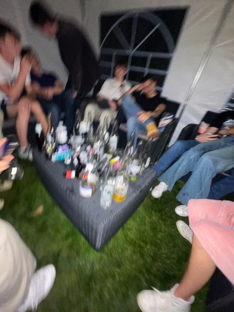 Party Core Aesthetic, Friends House Party, Teen Party Aesthetic, Summer House Party, Sneaking Out Aesthetic, Summer Party Aesthetic, House Party Aesthetic, Get Together, Party Photo Ideas