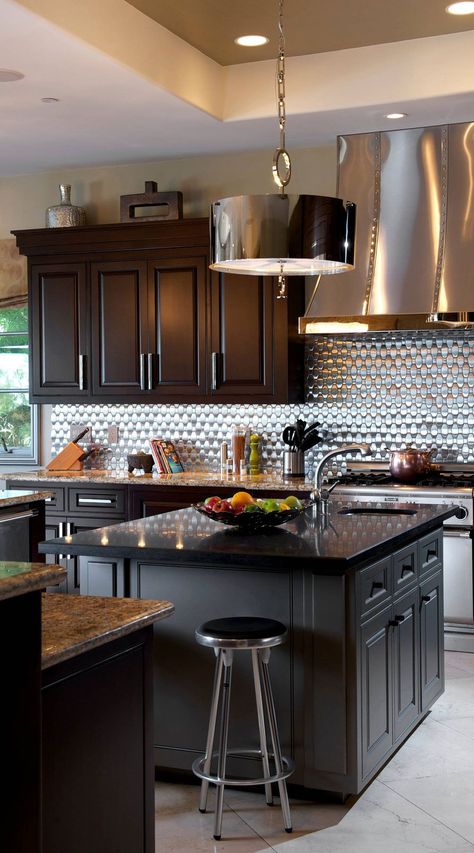 Black Shaker Cabinets With Metal Backsplash And Black Granite Countertops Black Granite Countertops Kitchen, Transitional Kitchen Design, Dark Countertops, Black Granite Countertops, Metallic Backsplash, Black Countertops, Dark Wood Cabinets, Black Kitchen Faucets, Black Kitchen Cabinets