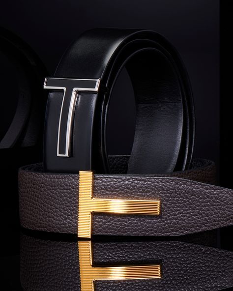 Classic TOM FORD belts with updated ‘T’ hardware. http://tmfrd.co/MBelts #TOMFORD Novo Post, Tom Ford Shoes, Belt Men, Tom Ford Men, Leather Belts Men, Mens Essentials, Gentleman Style, Leather Belts, Luxury Accessories