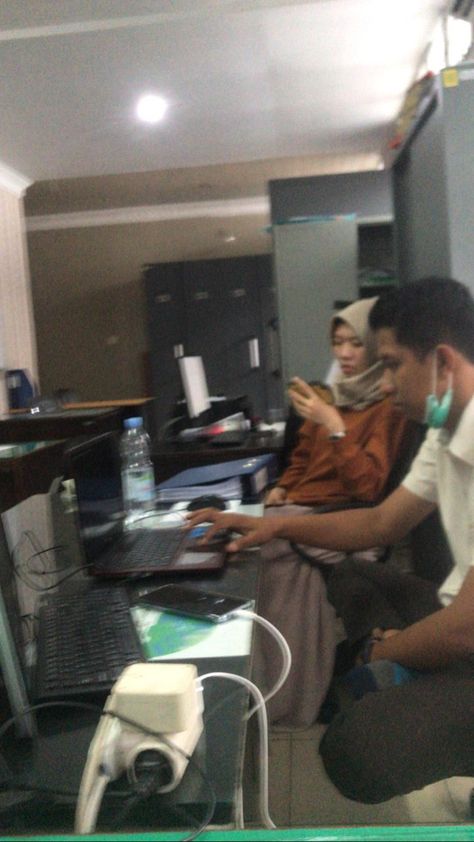 Meeting Snapgram, Pap Rapat Kantor, Pap Meeting Kantor, Pap Dikantor, Class Meeting, Class Meetings, Fesyen Hijab, Christian Quotes Inspirational, Gaming