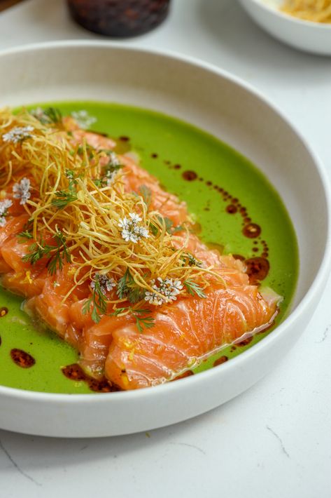 Salmon Civeche, Salmon Crudo Recipes, Halibut Crudo, Raw Salmon Recipes, Lox Appetizer, Wild Alaskan Salmon Recipes, Beach Dinner Ideas, Salmon Tartare Recipe, Crudo Recipe