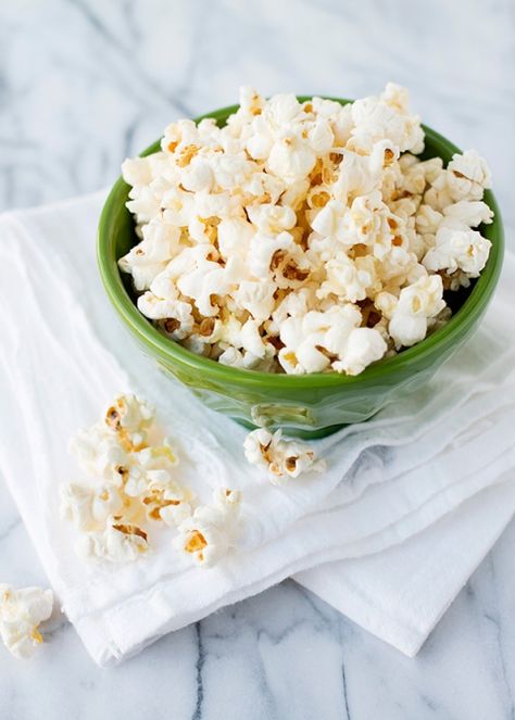 perfect stovetop popcorn Stovetop Popcorn Recipes, Popcorn On The Stove, Popcorn Sweet, Bowl Of Popcorn, Honey Popcorn, Air Popper, How To Make Popcorn, Stovetop Popcorn, Perfect Popcorn