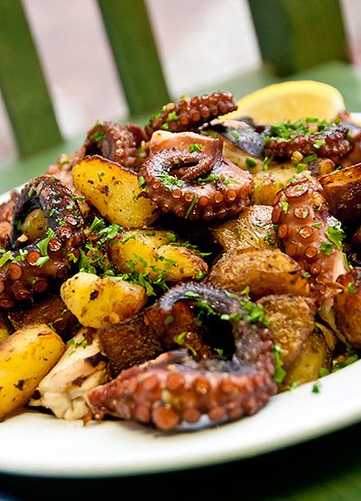 Spanish Octopus, Potatoes With Herbs, Octopus Recipes, Resep Seafood, Lunch Catering, Whole Fish, Fish Fillets, Seafood Market, Shellfish Recipes