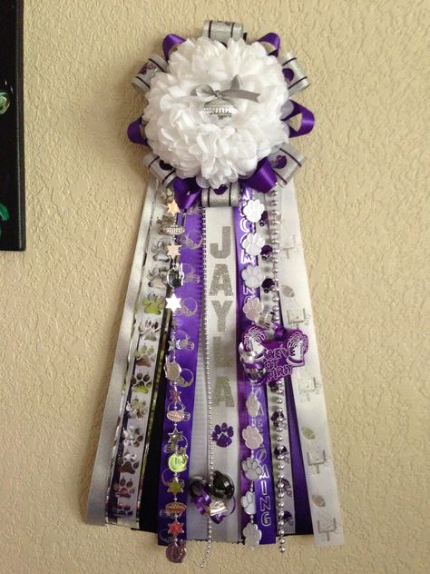 Cute Mums Homecoming Small, Senior Mums Homecoming White And Purple, Purple And White Homecoming Mum, Purple Mums Homecoming, Big Homecoming Mums, Sleepover Stuff, Hoco Mums, Homecoming Mums Senior, Purple Mums