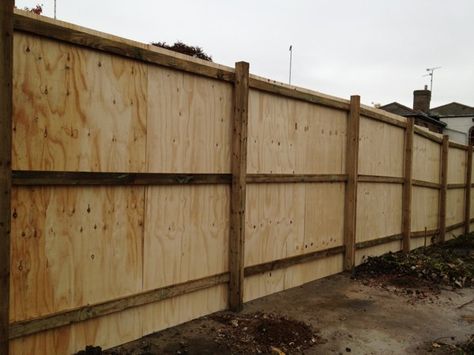 Timber Site Hoarding Fencing supplied and fitted by Collinson Fencing in Essex, London, Kent & Hertfordshire. Plywood Privacy Fence, Plywood Fence Ideas, Plywood Fence, Diy Fence Ideas Cheap, Site Hoarding, Dog Kennel Indoor, Kennel Ideas Outdoor, Garden Folly, Yard Oasis