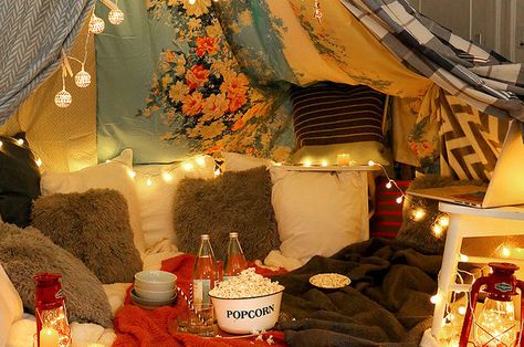 6 Steps To Having The Blanket Fort Movie Night Of Your Dreams Fort Movie Night, Blanket Fort, Movie Night Party, Pillow Fort, Home Cinema, Sleepover Party, Room Decorations, Romantic Dates, Slumber Parties