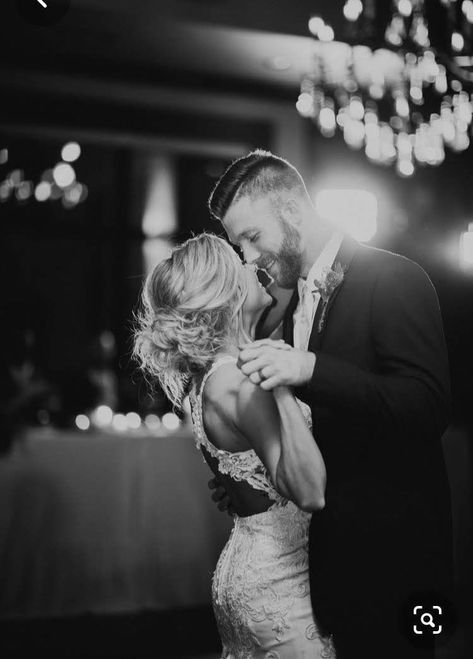 Meredith Graves, First Dance Photos, Photo Bride, Photography Examples, Wedding First Dance, Vintage Wedding Photography, Dance Photo, Reception Photos, Wedding Picture Poses