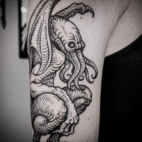 30+ Epic Cthulhu Tattoos Beckoning You to Madness and the Mythos - 100 Tattoos H P Lovecraft Tattoo, Cthulu Tattoos Design, Cathullu Tattoo, Lovecraft Tattoo Ideas, Hp Lovecraft Tattoo, Lovecraftian Tattoo, Cthulhu Tattoo Design, Cthulhu Sketch, Cute Horror Tattoo