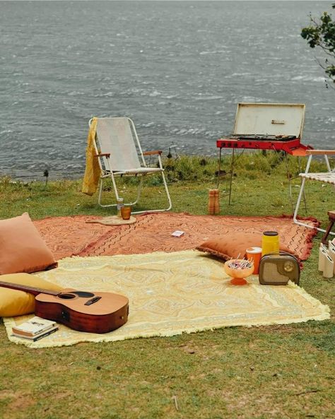 Hello Summer | wanderingfolk 70s Picnic, California Bowl, American Summer Camp, Summer Picnic Aesthetic, Retro Bbq, Inflatable Spa, American Barbecue, Aussie Fashion, Inflatable Spas