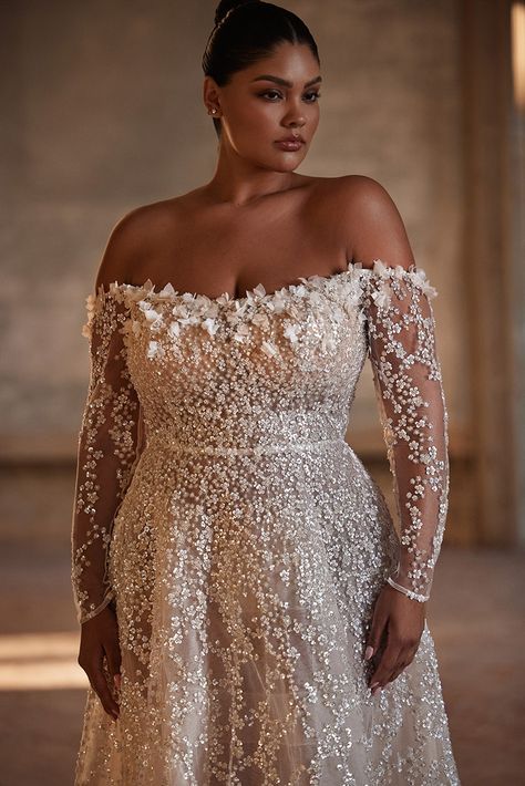 Plus Size Couture Gowns, Flowy Long Sleeve Wedding Dress, Quinceañera Outfits For Guest, Long Sleeve Beaded Wedding Dress, Unique Wedding Dresses Plus Size, Harley Wedding, Milla Nova Wedding Dresses, Plus Size Wedding Dresses With Sleeves, Curvy Wedding Dress