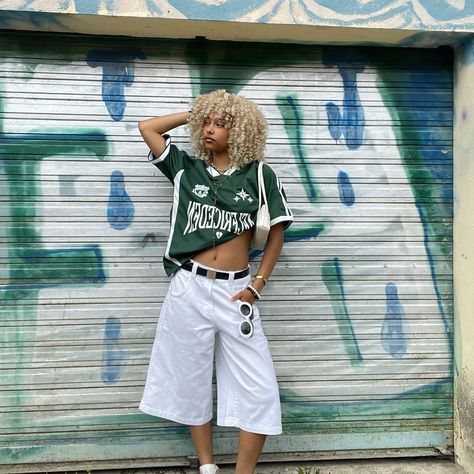 Green Jersey Outfit, Summer Streetwear Women, Summer Streetwear Outfits, Fashion Reels, Streetstyle Outfit, Group Pic, Dream Outfits, Summer Streetwear, Jersey Outfit