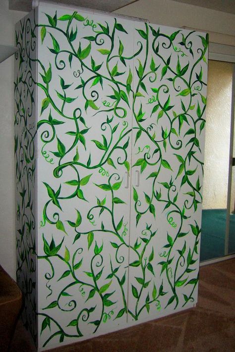 DIY Green Vine & Leaves handpainted plant mural. Acrylic paint upcycle of outdoor garage cabinet to indoor game & art kids storage. Flowers On A Vine Painting, Vines Painted On Furniture, Vine Cabinet, Vines Painting, Painted Vines, Paint Decor, Hand Painted Wooden Box, Shed Decor, Painted Wooden Boxes