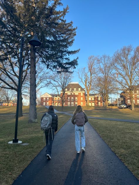 romanticizing boarding school ;) Birding School Aesthetic, American Boarding School Aesthetic, Romantazise School Aesthetic, High Schoolers Aesthetic, Private School Teacher Aesthetic, European Boarding School Aesthetic, Walk To School Aesthetic, Cute Board Ideas, Fall High School Aesthetic