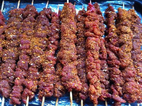 Nigerian Suya Beef Suya, Nigerian Suya, Suya Recipe, Suya Spice, Pork Kebabs, Ground Beef Seasoning, Barbecue Pork, Nigerian Food, Cooked Veggies