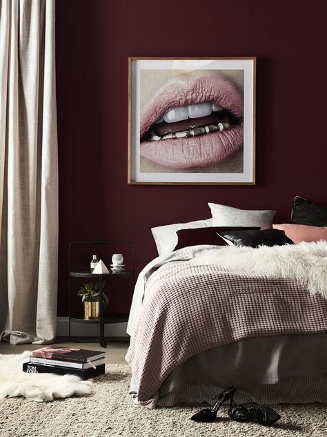 Red Bedroom Colors, Maroon Bedroom, Burgundy Bedroom, Burgundy Paint, Beautiful Bedroom Designs, Winter Bedroom, Bedroom Red, Dark Wall, Bedroom Paint Colors