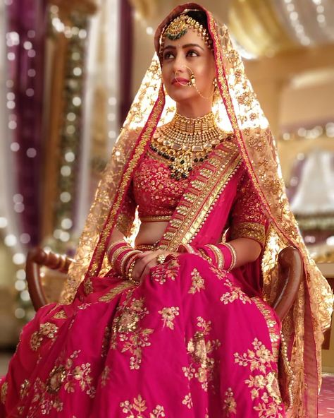 Chahat Pandey, Best Indian Wedding Dresses, Indian Wedding Gowns, Muslim Brides, Bridal Photography Poses, Indian Bridal Photos, Indian Bride Outfits, Bridal Lehenga Collection, Pakistani Wedding Outfits