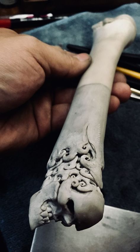 bone carving 2019-05-07 Animal Skull Decor, Wood Carving Faces, Hand Carved Walking Sticks, Antler Crafts, Dremel Carving, Antler Art, Bone Crafts, Dremel Wood Carving, Bone Art