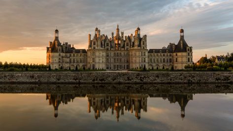 Wallpaper castle, palace, river hd, picture, image Medieval Aesthetic Wallpaper Desktop, Pc Background Aesthetic Vintage, Old Money Aesthetic Wallpaper Laptop, Castle Wallpaper Desktop, Old Money Wallpaper Laptop, Vintage Wallpaper Pc, Palace Wallpaper, Palace Aesthetic, Castle Life