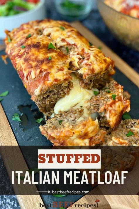 Meatloaf cut into sliced filled with melted cheese. Italian Sausage Meatloaf, Meatloaf Recipe With Cheese, Italian Style Meatloaf, Sausage Meatloaf, Italian Meatloaf Recipes, Tasty Meatloaf Recipe, Easy Meatloaf Recipe, Cheese Stuffed Meatloaf, Stuffed Meatloaf