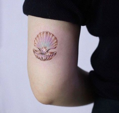 Black Pearl Tattoo, Pinapple Tattoos, Playboy Tattoo, Pearl Tattoo, Shell Tattoos, Framed Tattoo, Back Of Neck Tattoo, Moon Tattoo Designs, Wrist Tattoos For Women